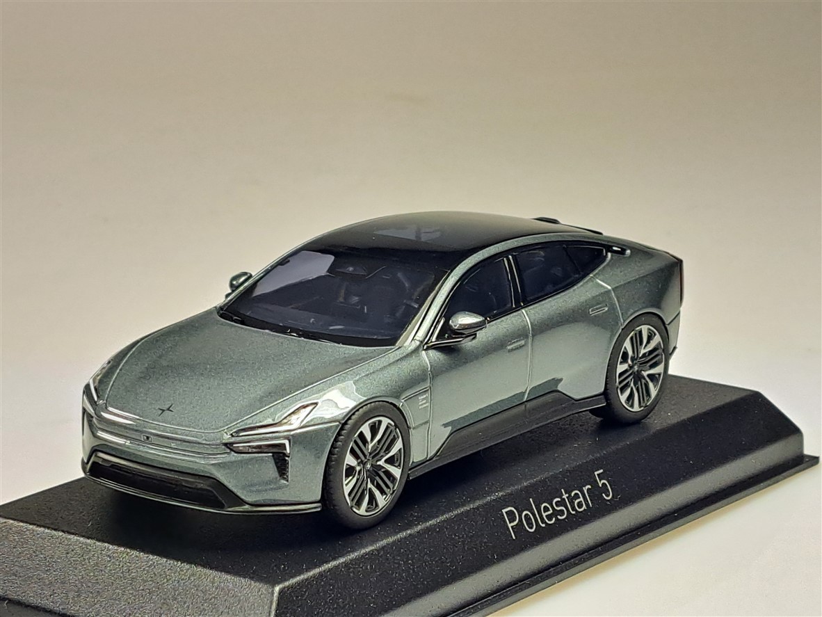 POLESTAR 5 2025 Storm - obrazek 3