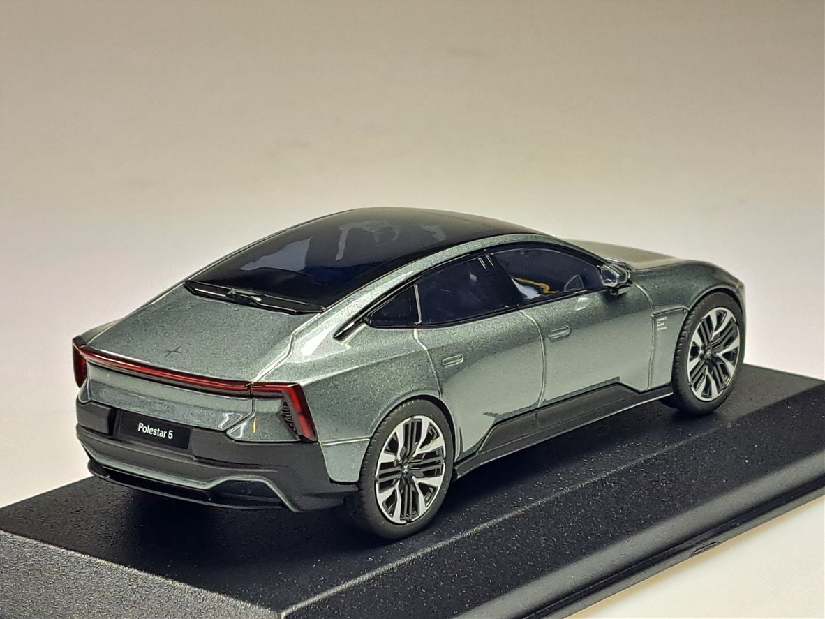 POLESTAR 5 2025 Storm - obrazek 4