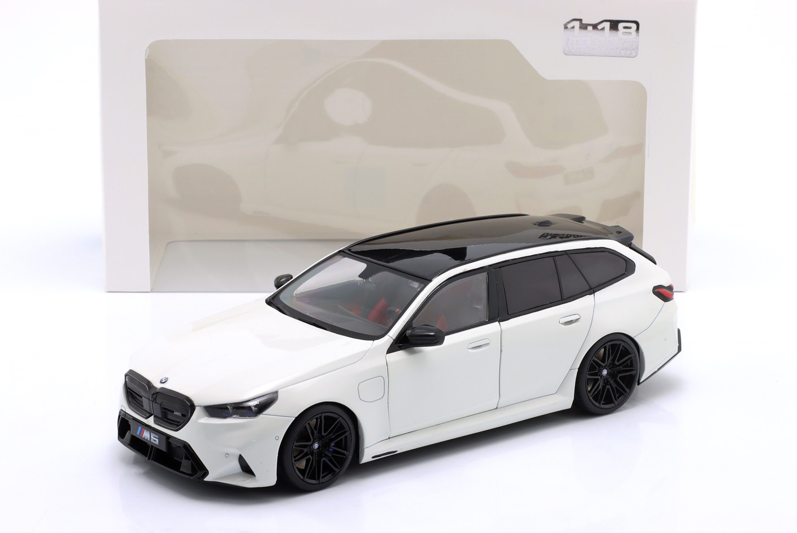 BMW M5 Touring (G99) 2025 Alpine White