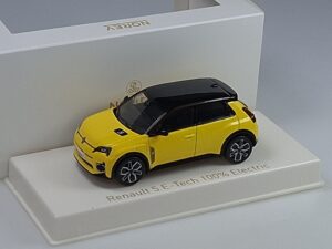 RENAULT 5 E-Tech 100% Electric 2024 Pop yellow /Black roof