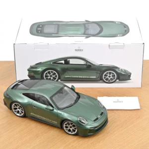 PORSCHE 911 S/T 2023 Malachite Green metallic 1:12